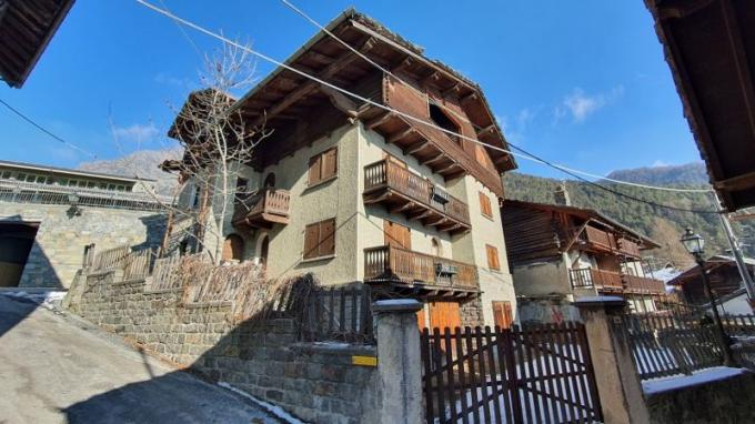 Palazzina a Brusson - Centro